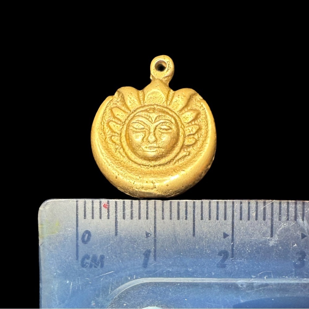 Gold Sun Pendant! - Picture 3 of 3